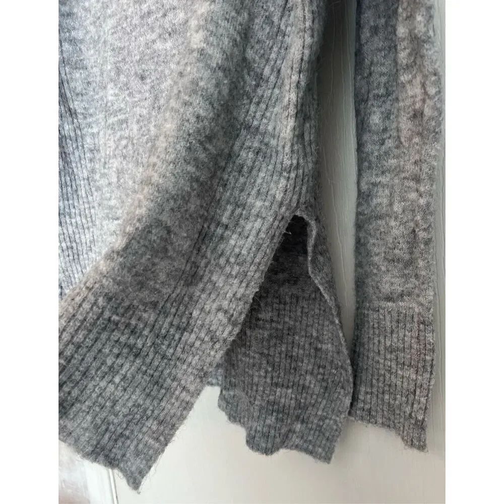 Divided Sweater - Picture 5 of 5